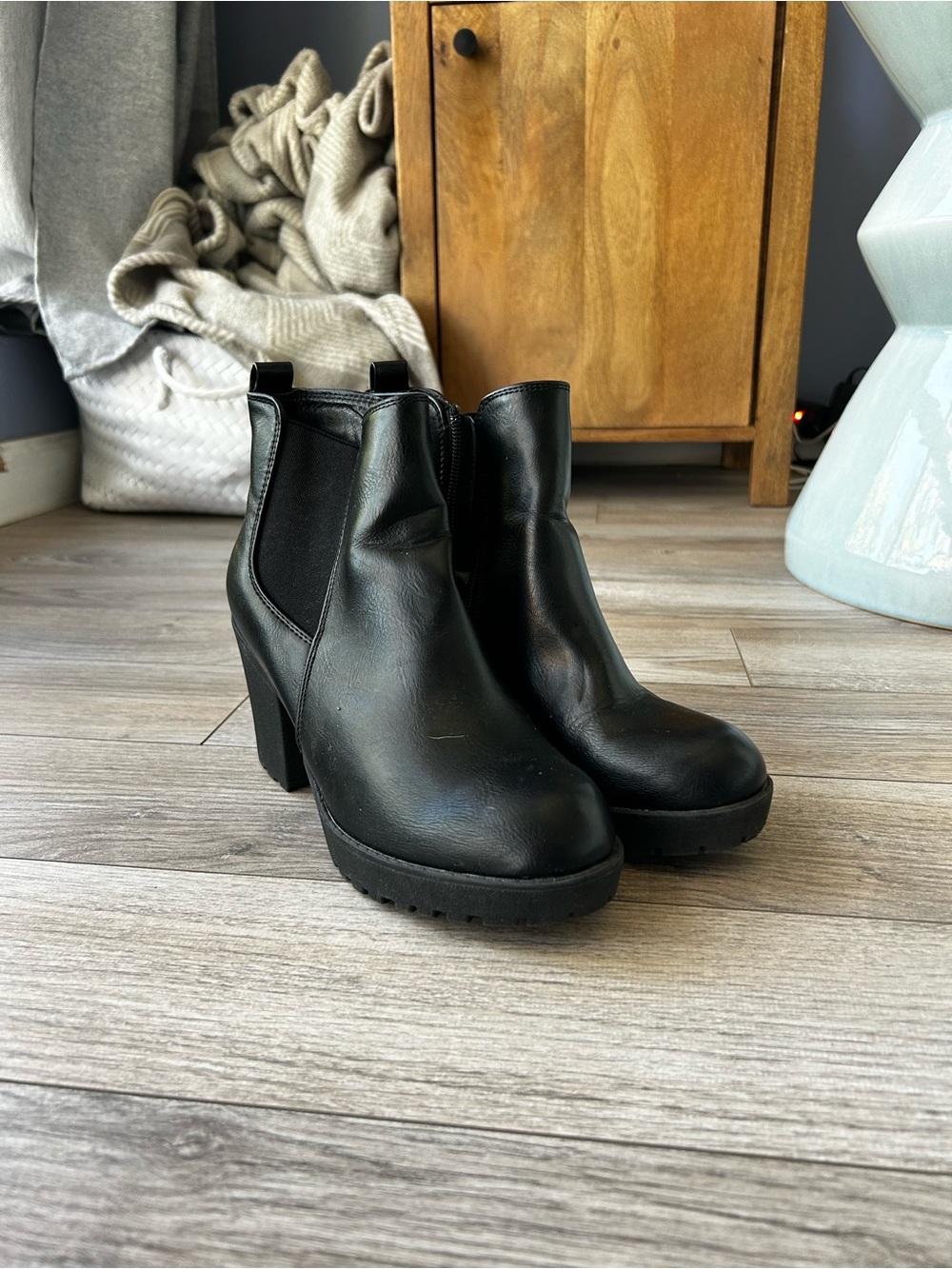 Refresh Black Platform Chelsea Ankle Boots